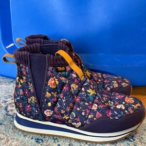 Teva x Anna Sui Ember Mid Anna bootie size 7